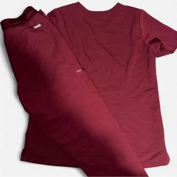 Figs Maroon Scrub Set - Picture 3 of 4